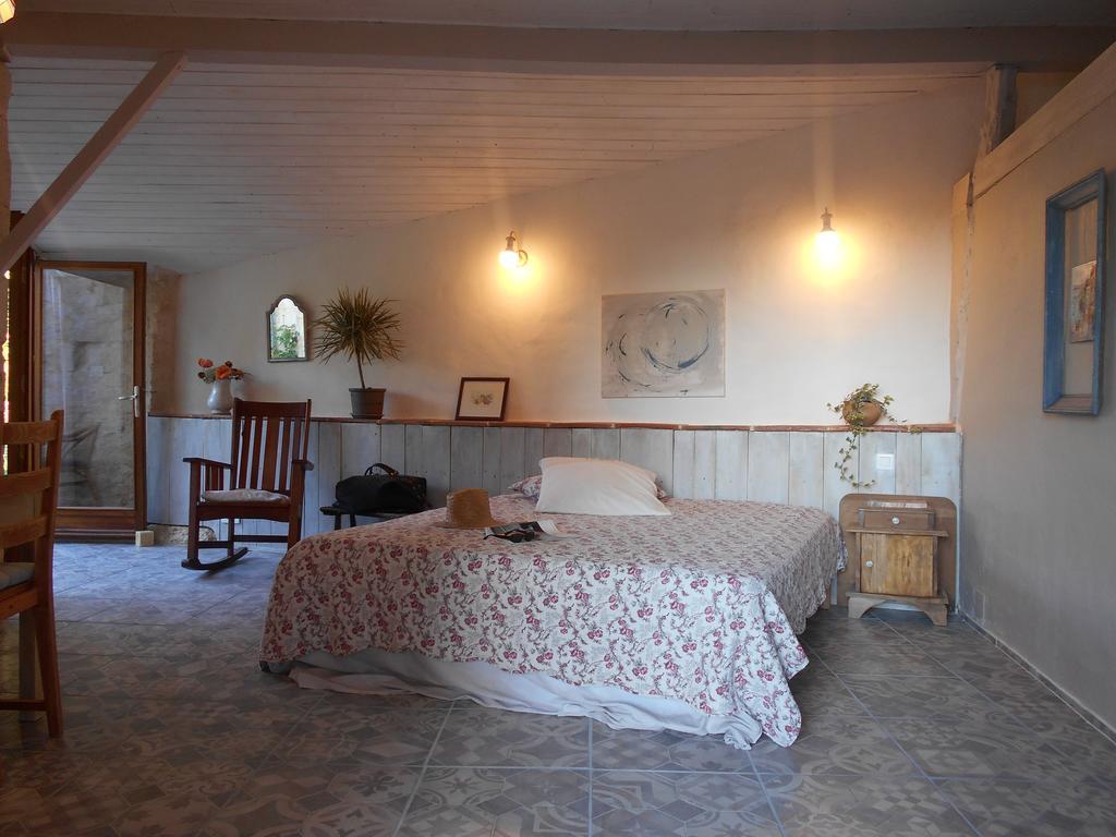 Bastida De Beata Bed & Breakfast Noailles  Ngoại thất bức ảnh