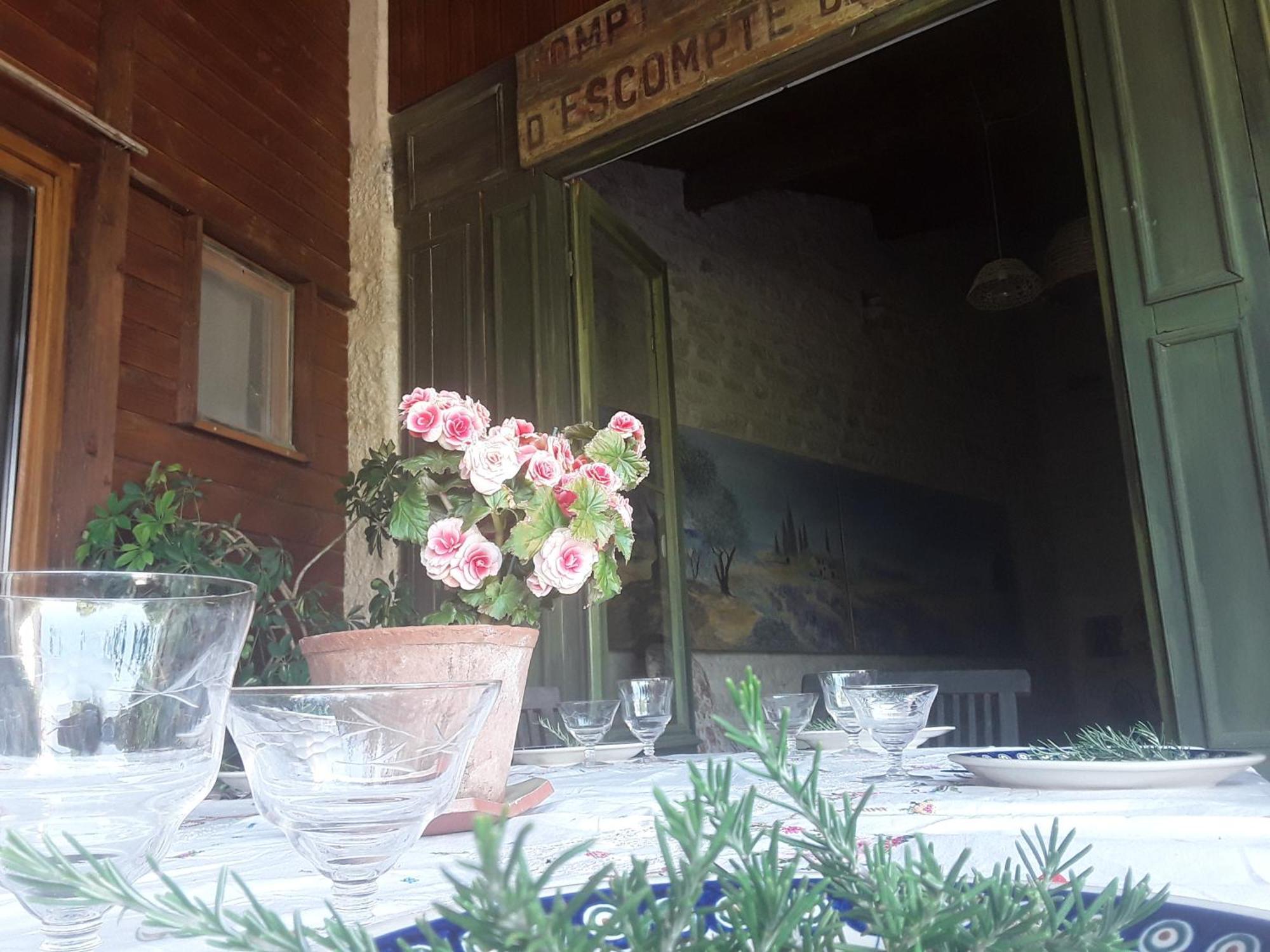 Bastida De Beata Bed & Breakfast Noailles  Ngoại thất bức ảnh