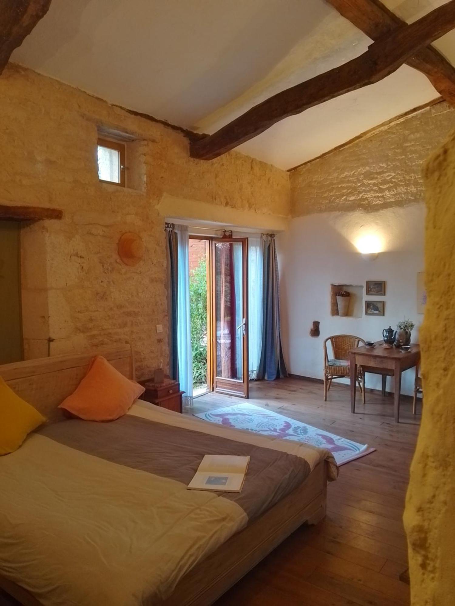 Bastida De Beata Bed & Breakfast Noailles  Ngoại thất bức ảnh