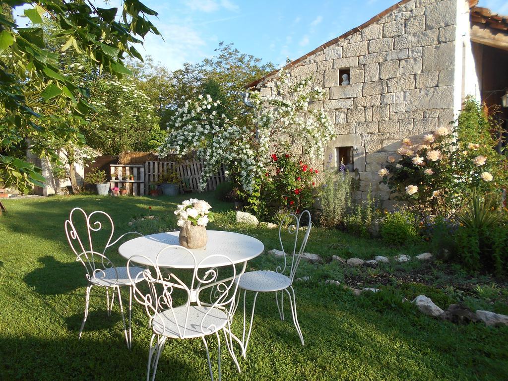 Bastida De Beata Bed & Breakfast Noailles  Ngoại thất bức ảnh